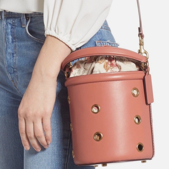 Coach Drawstring Bucket bag in Pink with Grommet and charm - Picture 12 of 13